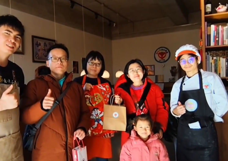 ��Ͽ����ͬһ���꣬������̨���Խ��Ͽ�ġ����ϡ�ף��