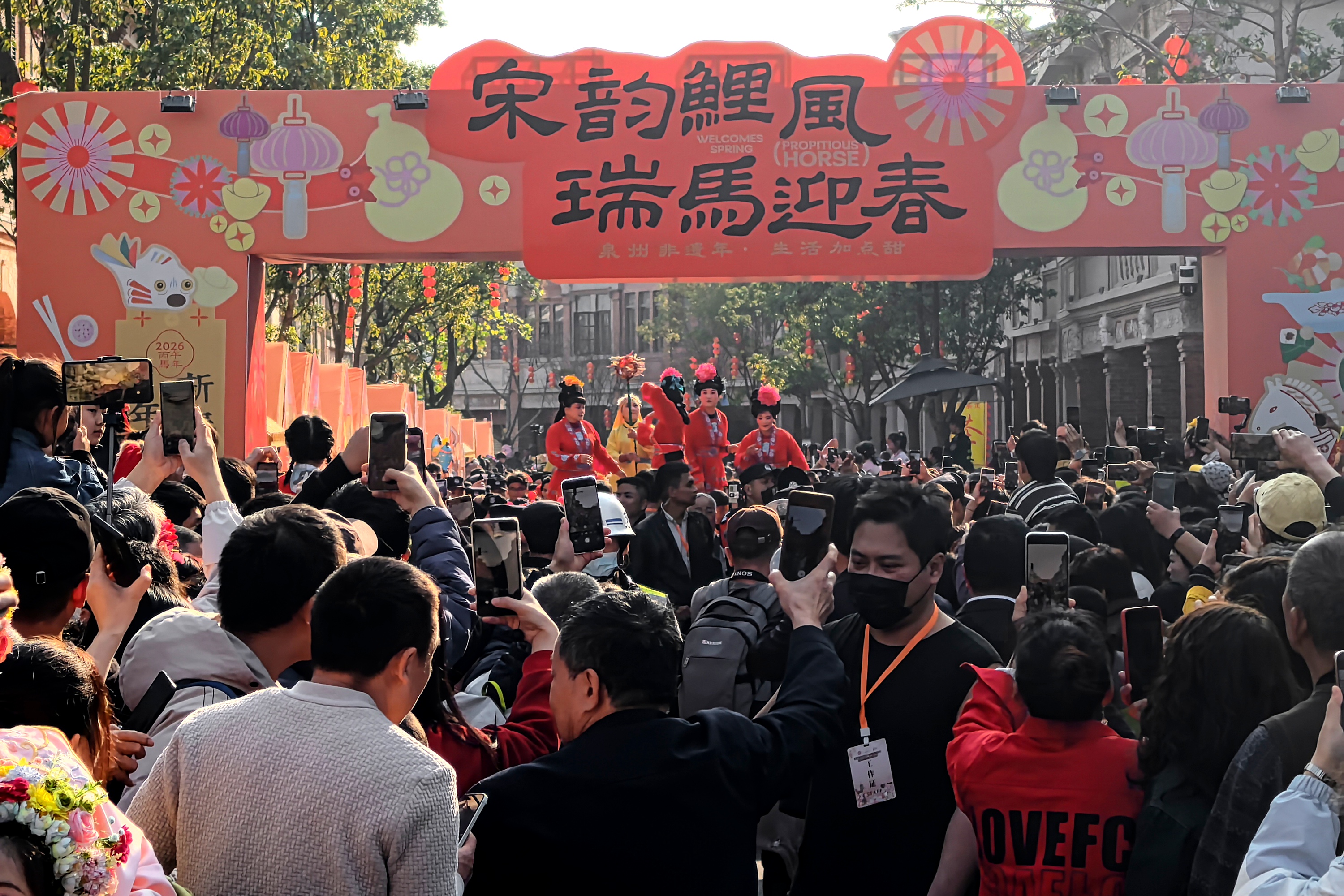 ���괺�ڼ���Ȫ���ۼƽӴ��ο���1618���˴�