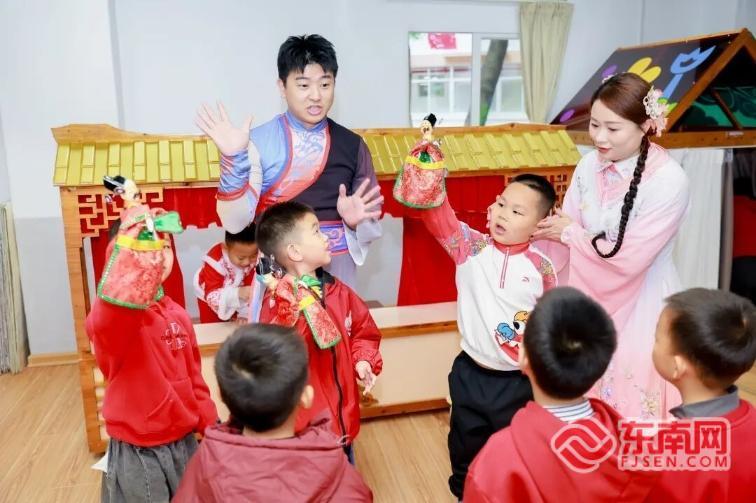 ���ţ�����ͯ�Ĵ����� �����׶�԰�����Ļ���У԰