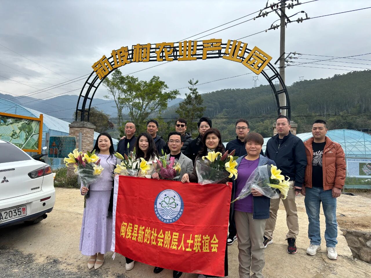 �����½�����չ���������������ܽ���ʱ�������˸�Ů������