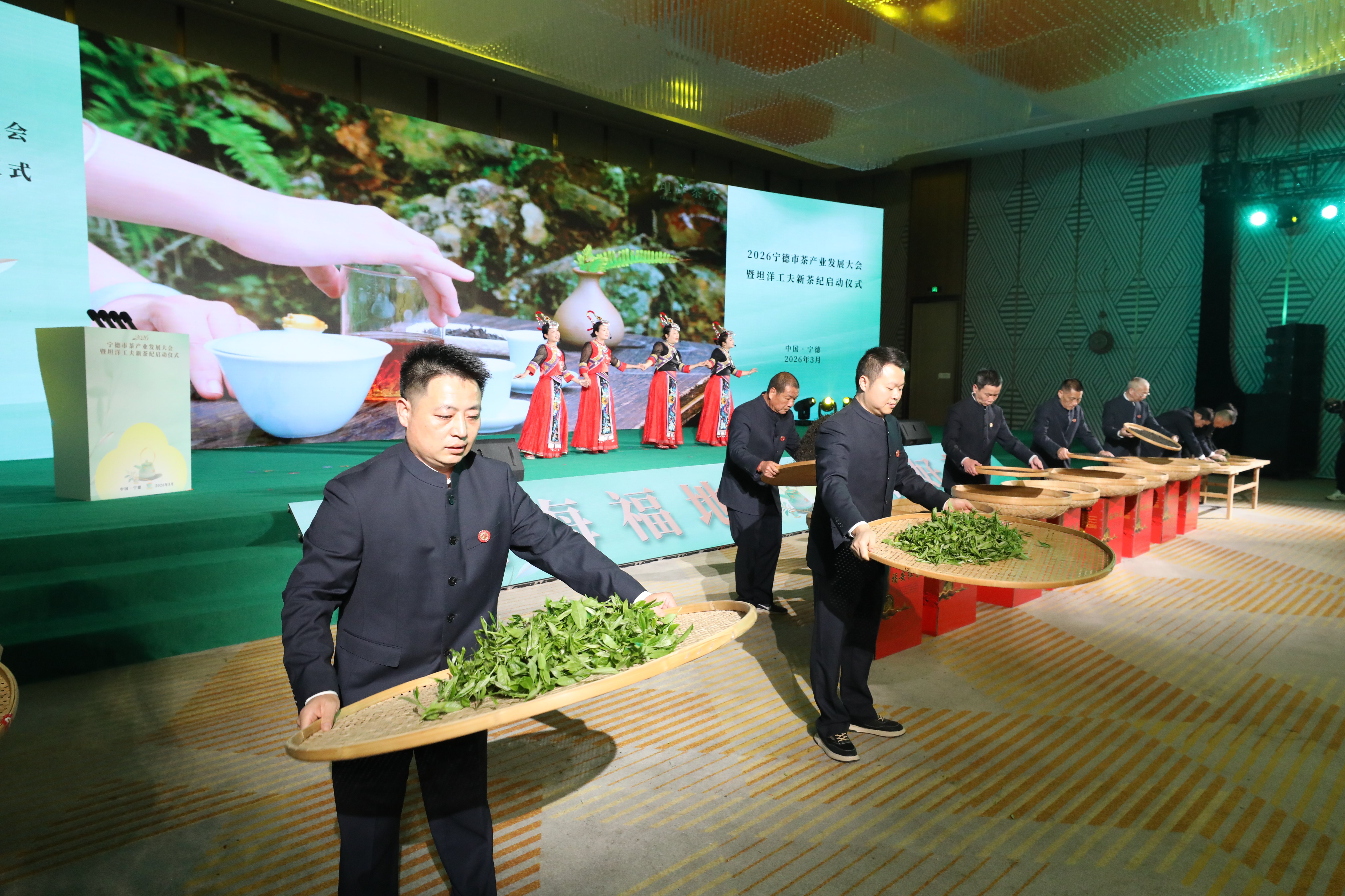 ���²��ҵ��չ������ ���桰һƬҶ�ӡ���������ͼ